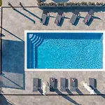 B 2 With Pool And Playground 别墅 Valbandon