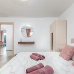 B 2 With Pool And Playground * Valbandon