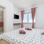 B 2 With Pool And Playground * Valbandon