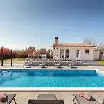 Villa B 2 With Pool And Playground Valbandon
